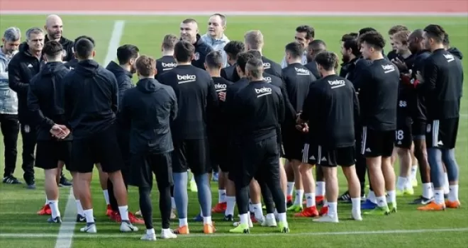 Burak Yılmaz, Beşiktaş'ta antrenmana çıktı