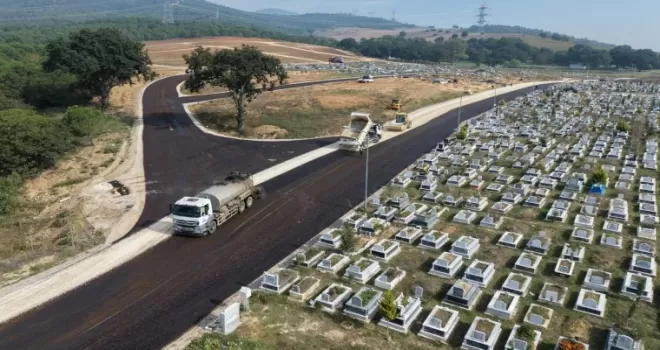 Bursa Büyükşehir’den Erdoğanköy Kent Mezarlığı’nın yollarına yenileme