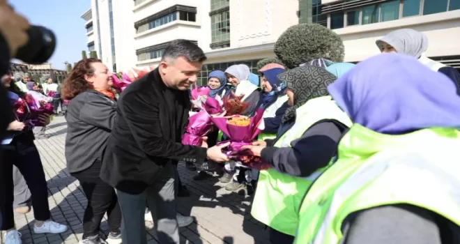 Bursa Büyükşehir’den kadınlar çiçek jesti