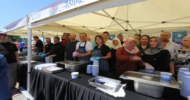 Bursa Büyükşehir’in aşure bereketi Mudanya’yı sardı