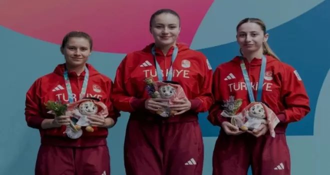 Bursa Büyükşehir’li Özge Yılmaz’dan masada gümüş madalya