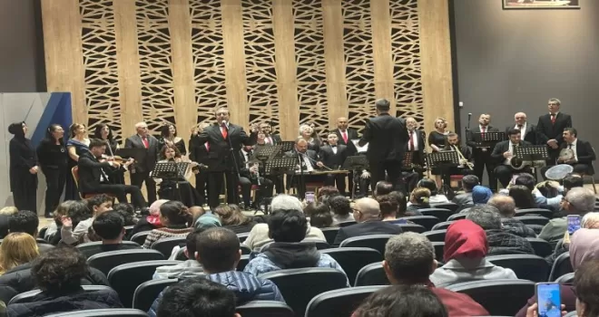 Bursa’da ’Kalpten Dile Ezgiler’ konserine yoğun ilgi