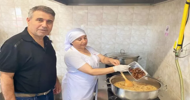 Bursa’da kestane şekerli aşure geleneği