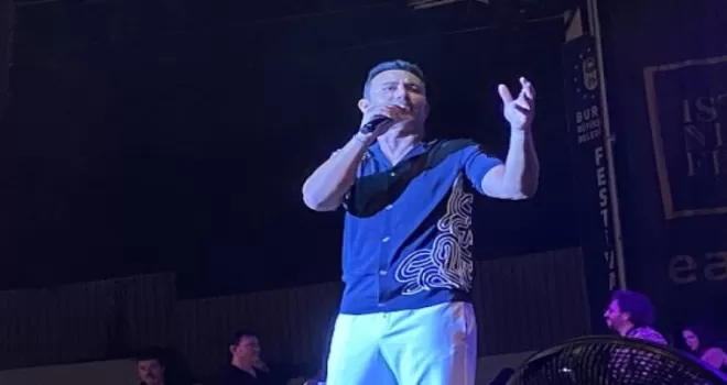 Bursa’da Mustafa Sandal rüzgarı