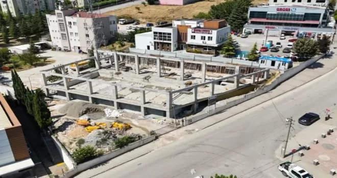 Bursa İnegöl’de Alanyurt Yüzme Havuzu’nda çalışmalar tam gaz