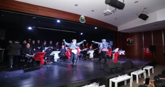 Bursa İnegöl’de Gençlik Korosu’ndan Cumhuriyet’e özel konser