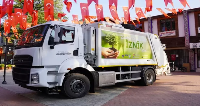 Bursa İznik’e bakanlıktan hibe çöp kamyonu