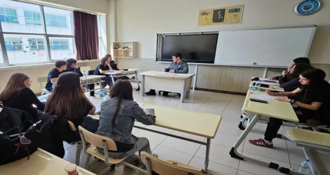 Bursa Mudanya’da liselilerin ’münazara’ heyecanı