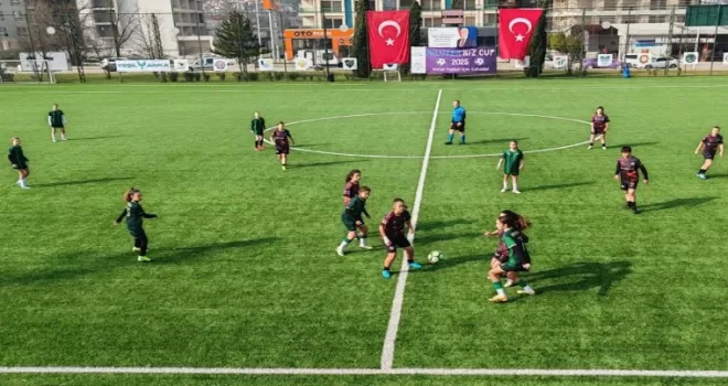 Bursa Nilüfer Kız Cup 2025’in şampiyonu Ufukspor