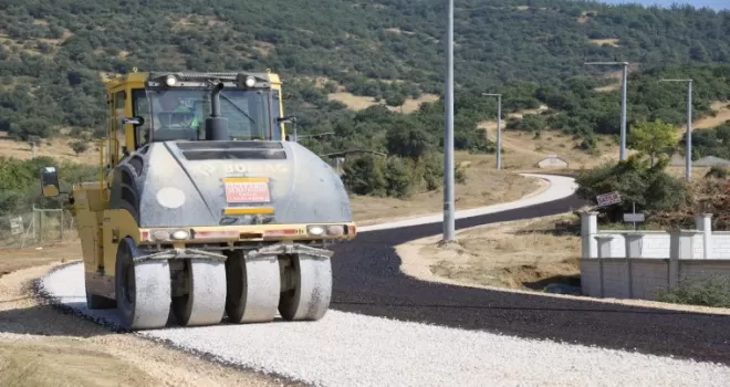 Bursa’nın 5 ilçesinde yollara Büyükşehir bakımı