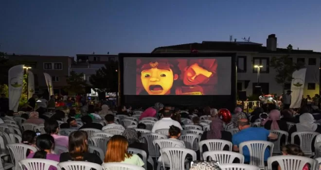 Bursa Osmangazi’de çocuklara ücretsiz sinema keyfi