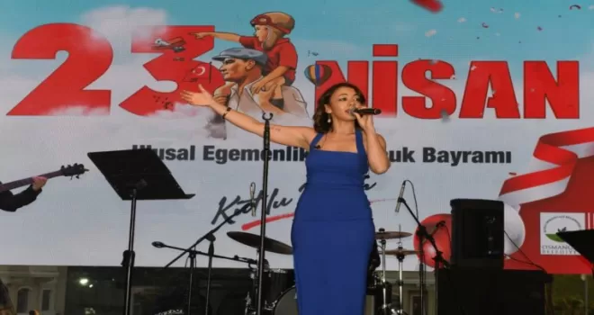Bursa Osmangazi’de özel gün Ecem Boyacı konseriyle taçlandı