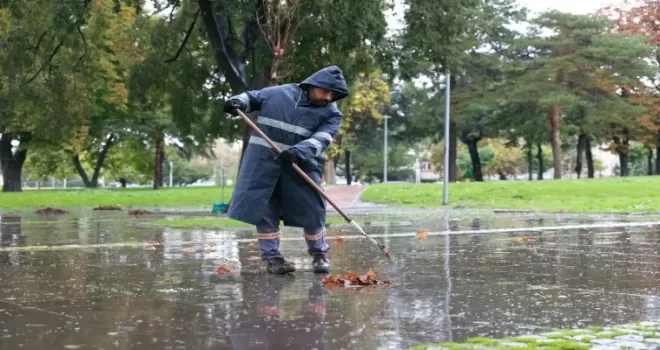 Bursa Osmangazi’de park ve yeşil alanlarda yoğun mesai