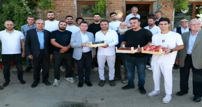 Bursa Osmangazi’de Yigitali Mahallesi’nde Başkan Aydın’a sevgi seli