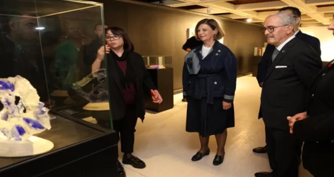 “Camın Çağdaş Yüzü” sergisi Eskişehir’de sanatseverlerle buluştu