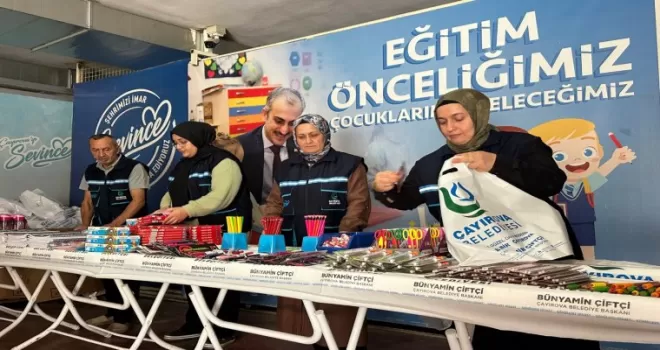 Çayırova’dan öğrencilere kırtasiye desteği