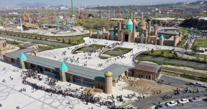 CHP Grup Başkanvekili Özel: Göçmen düşmanlığı üzerine siyaset kurmayız