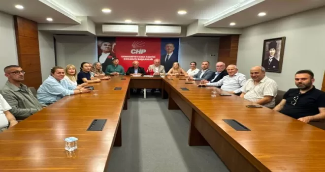 CHP Kocaeli Parti Okulu eğitmenlerinden Özgür Özel’e destek mesajı