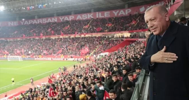 Cumhurbaşkanı Erdoğan A Milli Futbol Takımı'nın maçını izledi