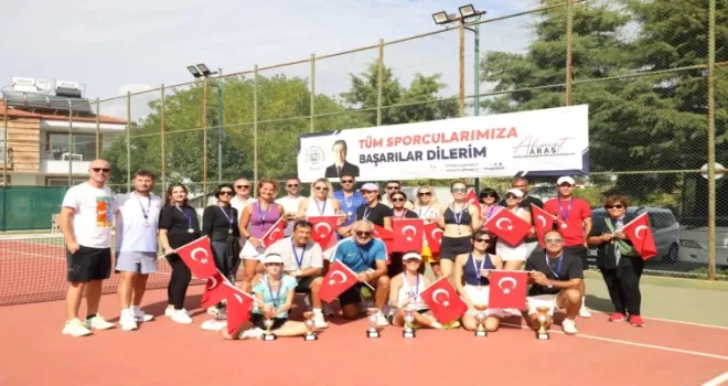 Dalaman’daki kortlarda Cumhuriyet coşkusu
