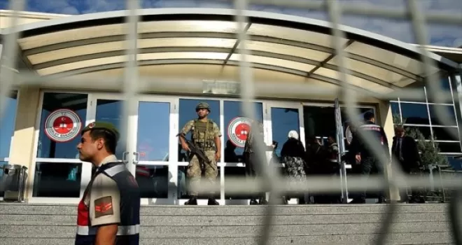 'Darbeciler bize helikopterlerden ateş açtı'