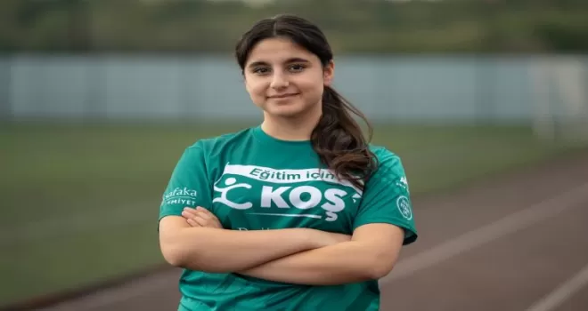 Darüşşafaka koşucusu İnci Naz Sönmez maratonun ’en iyi koşucusu’ seçildi