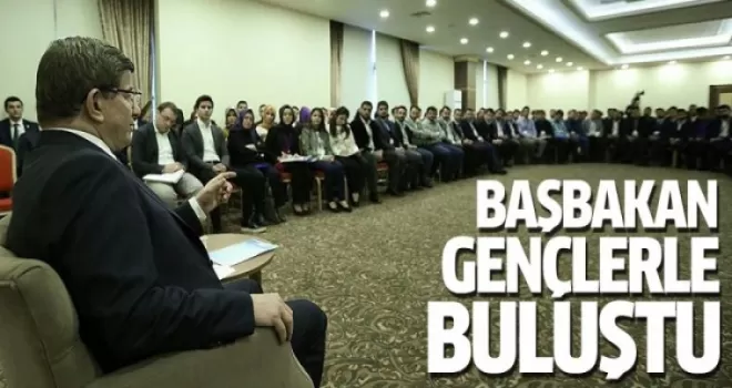 Davutoğlu AK Partili gençlerle buluştu
