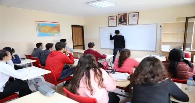 Denizli Büyükşehir’den gençlere ücretsiz YKS tercih danışmanlığı