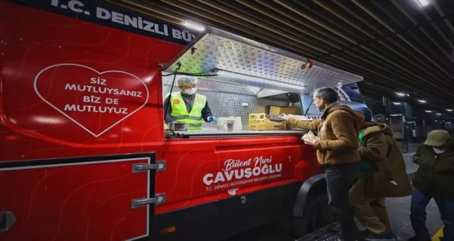 Denizli Büyükşehir’den otogarda sahur ikramı