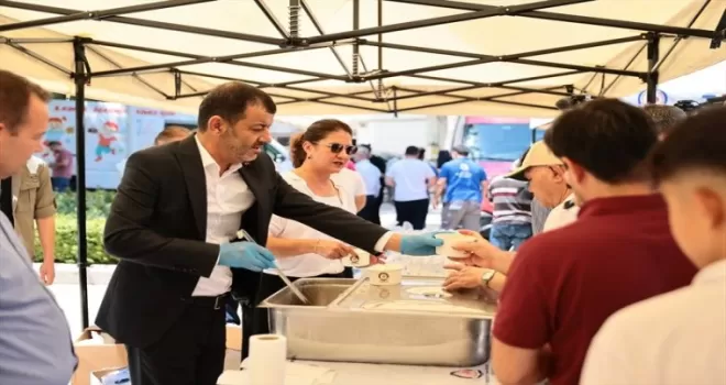 Denizli Büyükşehir’den vatandaşa aşure ikramı