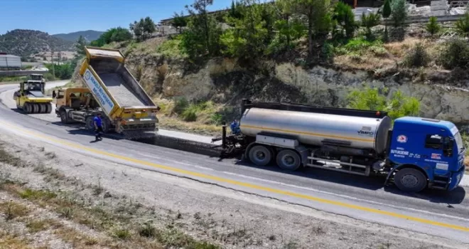 Denizli Büyükşehir’in asfalt mesaisi başladı