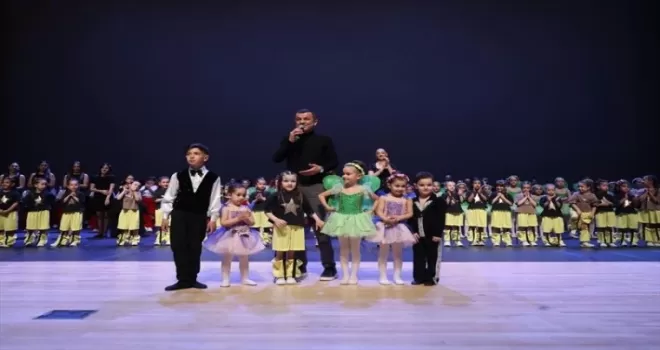 Denizli’de 23 Nisan etkinlikleri miniklerle başladı