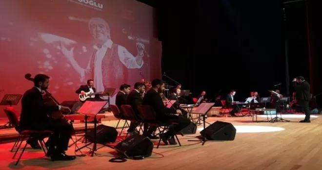 Denizli’de Edip Akbayram şarkılarıyla unutulmaz bir konser