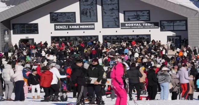 Denizli’de kayak merkezi ve teleferik hafta sonu doldu taştı