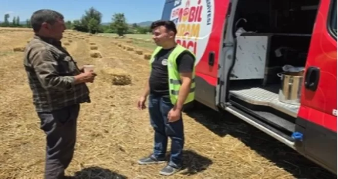 Denizli’de tarlalara soğuk su ve limonata desteği