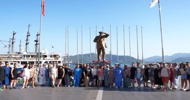 Denizlili kadınların Marmaris’te mavi yolculuk keyfi
