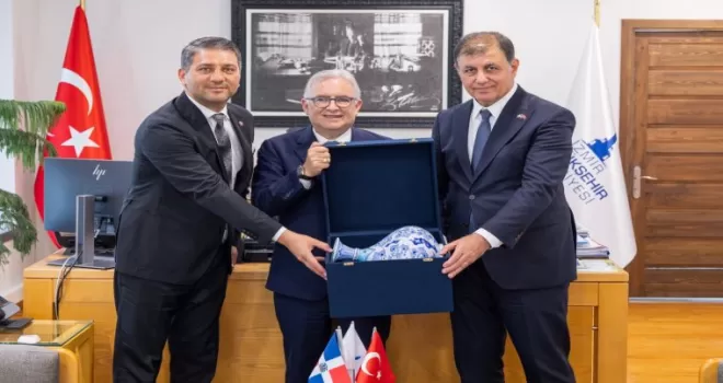 Dominik Ankara Büyükelçisi Lora’dan İzmir Büyükşehir’e ziyaret