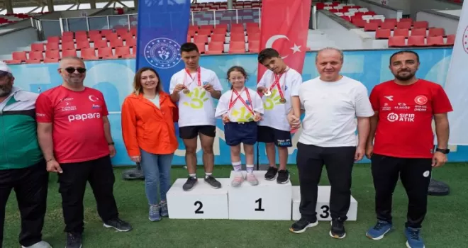 DOSD Meram Spor Kulübüne madalya yağmuru