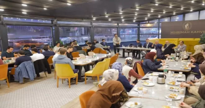 Dr. Memduh Büyükkılıç tıp öğrencileriyle buluştu