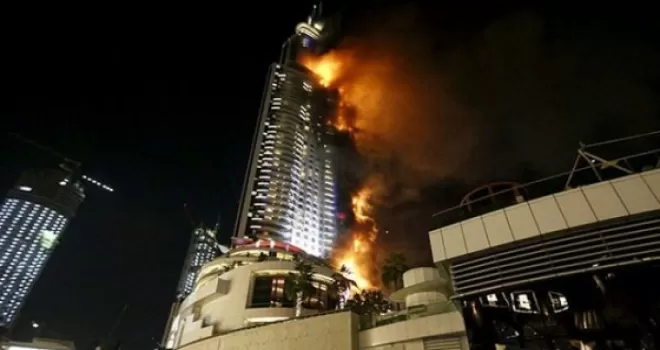 Dubai'deki 63 katlı gökdelende yangın çıktı