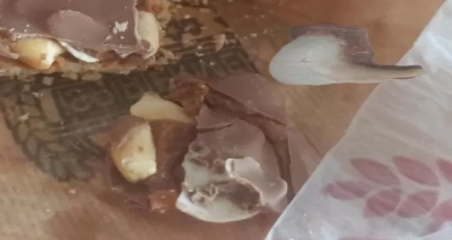 Düzce’de aldığı kurabiyeden çıkan şok etti!
