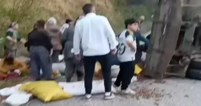Düzce’de fındık işçilerini taşıyan traktör devrildi: 11 yaralı