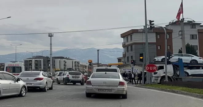 Düzce’de ışıklarda kaza: 1 yaralı