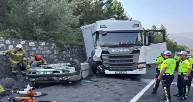 Düzce’de otomobil ile tır çarpıştı: 1 ölü