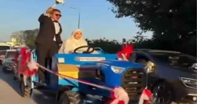 Düzce’de patpat gelin arabası oldu