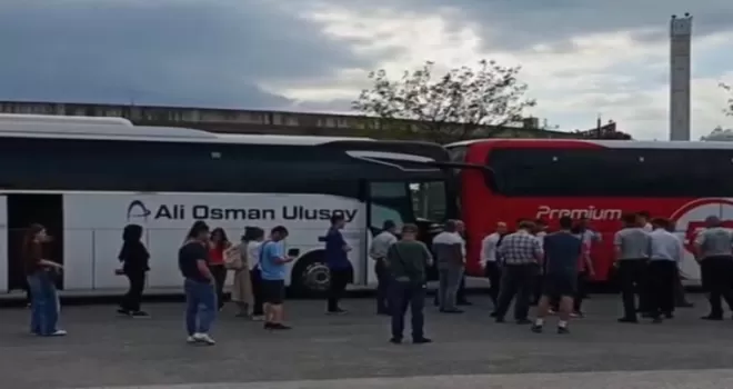 Düzce Otogarı’nda iki yolcu otobüsü çarpıştı