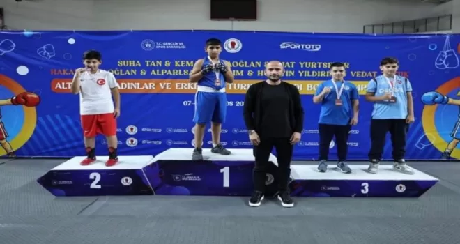 Düzceli Ömer Asaf boksta Türkiye ikincisi oldu