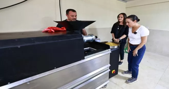 Efes Selçuk’ta atık yemekler mamaya dönüşüyor