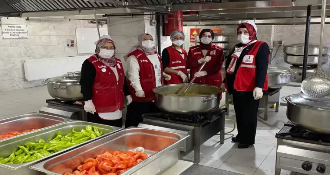 Erzurum’da üniversite öğrencilerine ’anne eli’ iftar