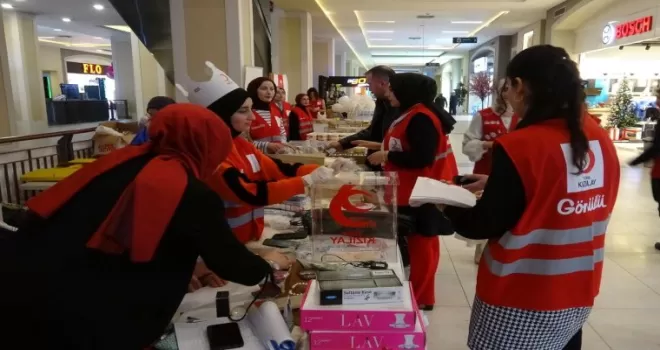 Erzurum Kızılay Kadın Kollarından Gazze, Filistin ve Sudan için hayır kermesi